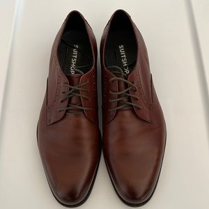 SuitShop brown oxford 100% leather shoes. Men’s US 11. Worn once.
